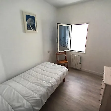 Tres Agreable Au Rez De Chaussee, Situe A 150 M De La De Royan, Ref 1101 Apartment *